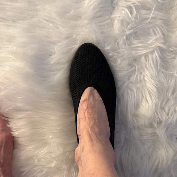 Eileen Fisher Women's Black Knit Flats - Picture 6 of 6
